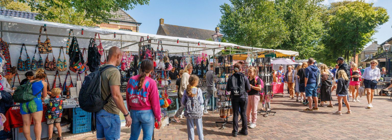 Braderie Hollum - VVV Ameland