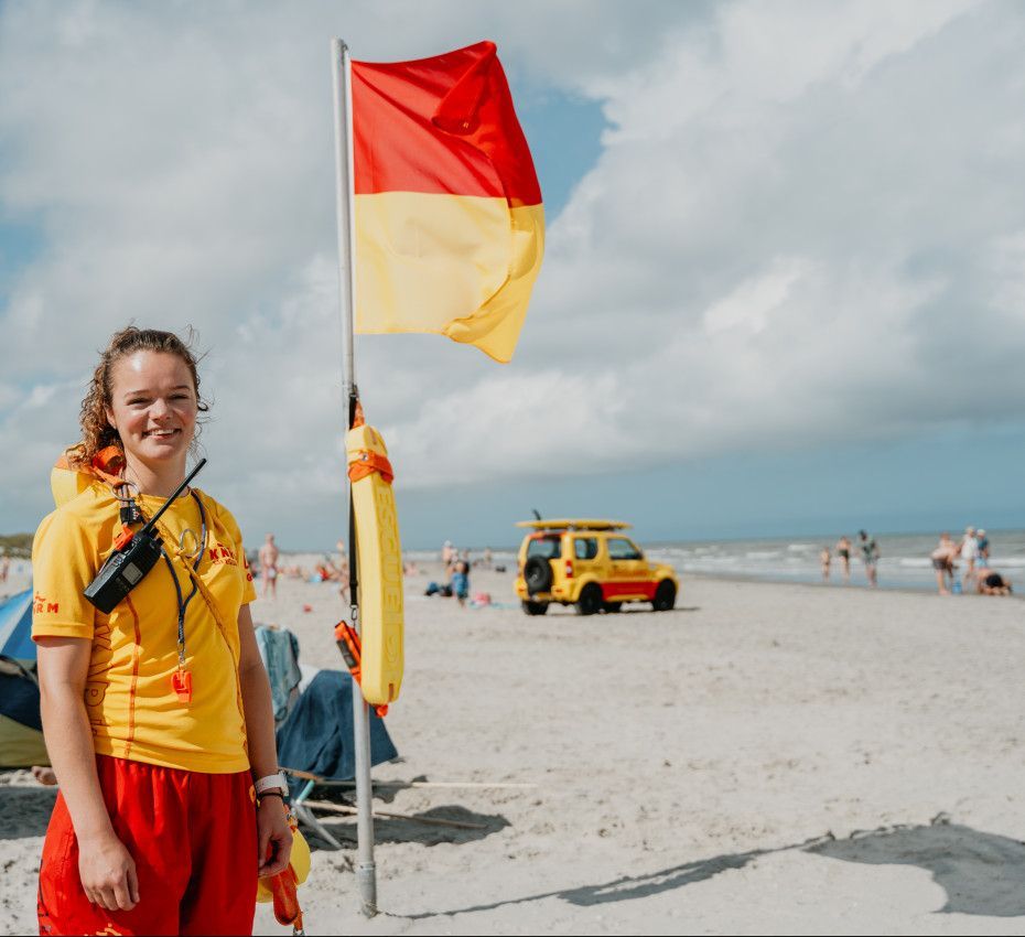 Het verhaal van lifeguard Tineke de Jong - VVV Ameland