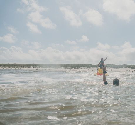 Het verhaal van lifeguard Tineke de Jong - VVV Ameland