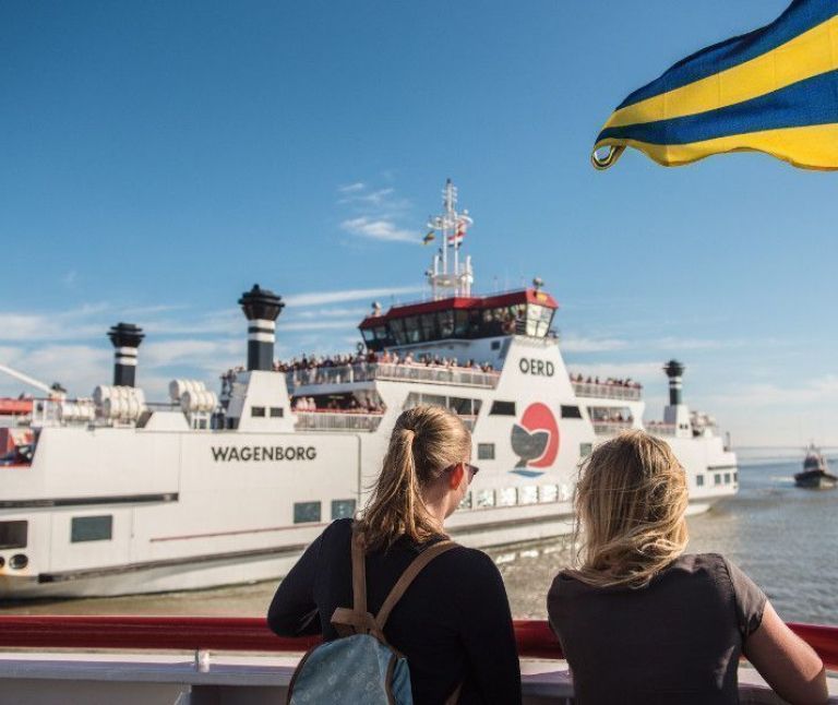 Kleurplaat voor kinderen - VVV Ameland - Je kunt naar Ameland met de boot, het vliegtuig of zelfs lopend over het wad.