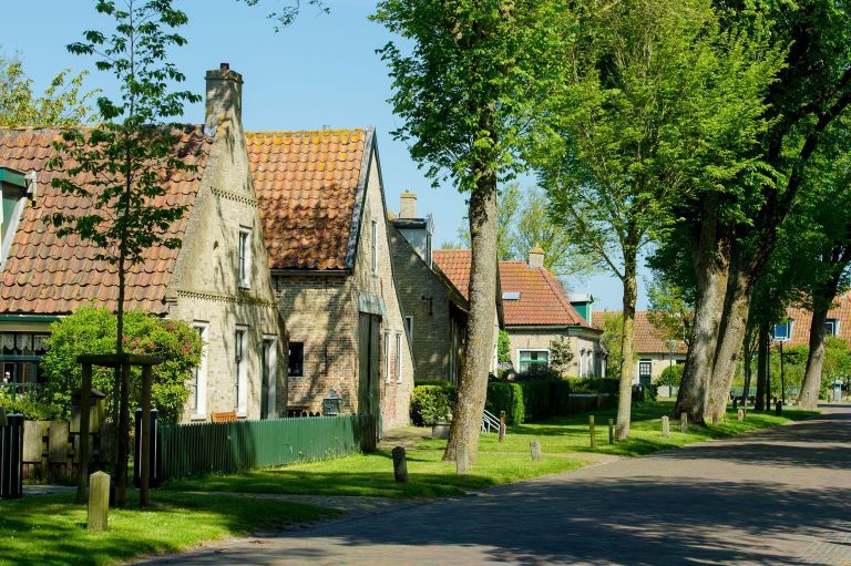 Ameland = Authentieke dorpjes