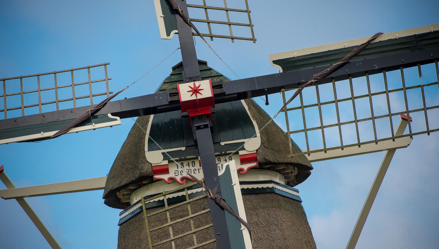 Koren- en mosterdmolen 'De Verwachting' - VVV Ameland